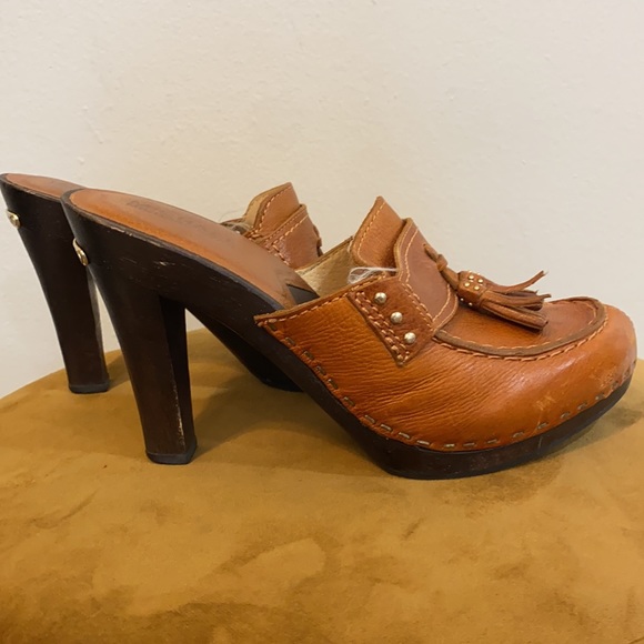 Micheal Kors Brown Loafer Heels | Size 7 - Picture 4 of 4